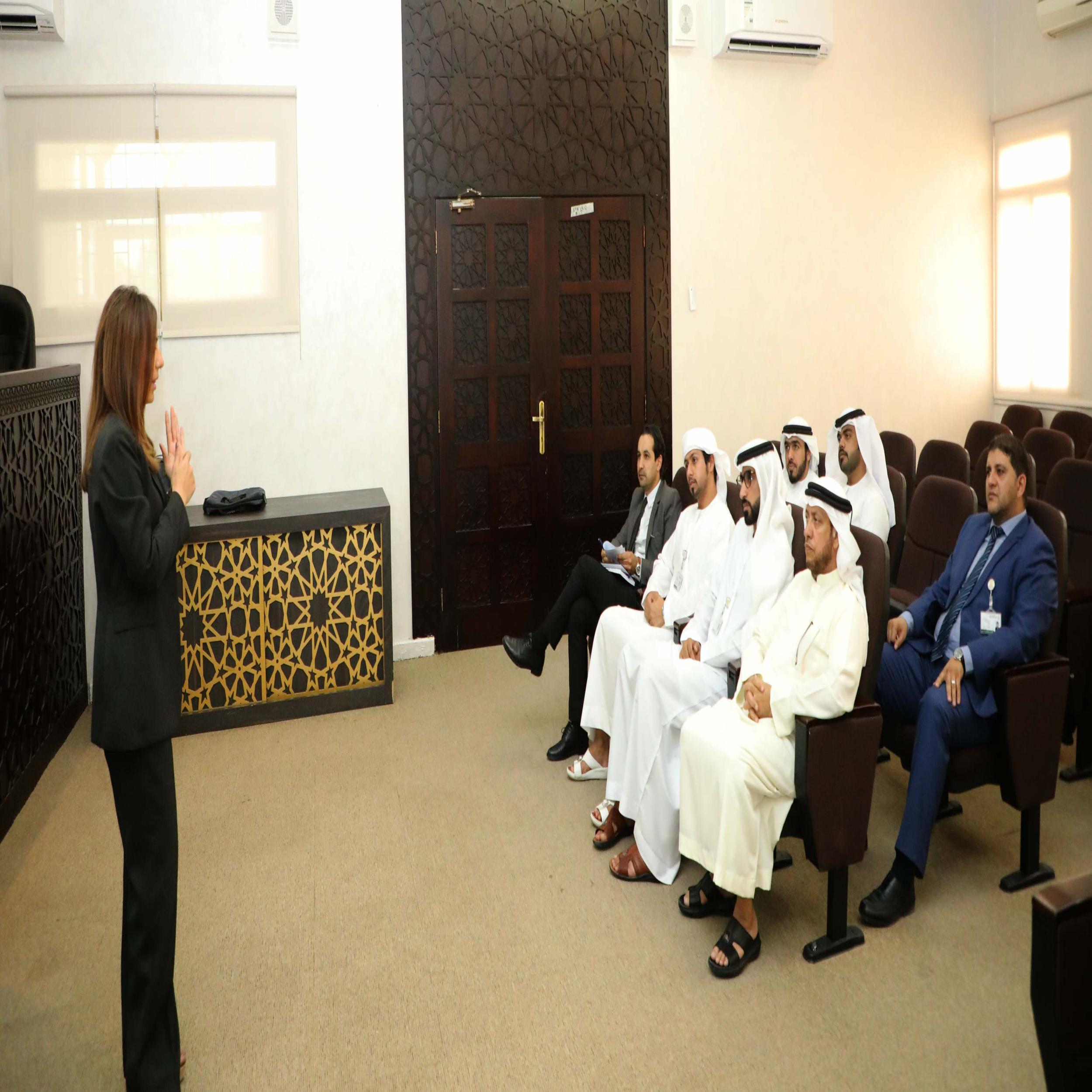 محاكم رأس الخيمة تطلق نظام التدريب الذكي لموظفيها