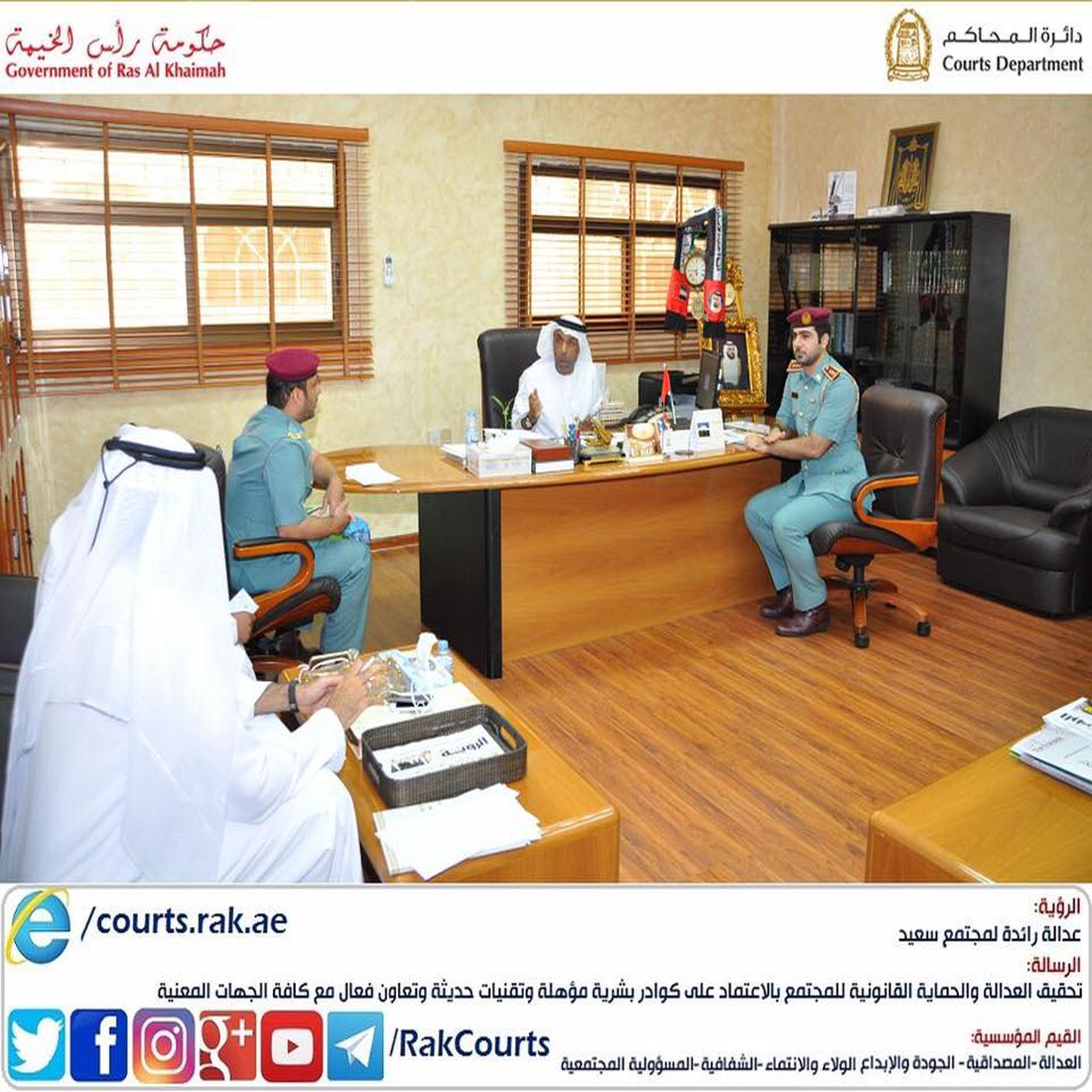 رئيس المحكمة الابتدائية يستقبل وفد من القيادة العامة لشرطة رأس الخيمة