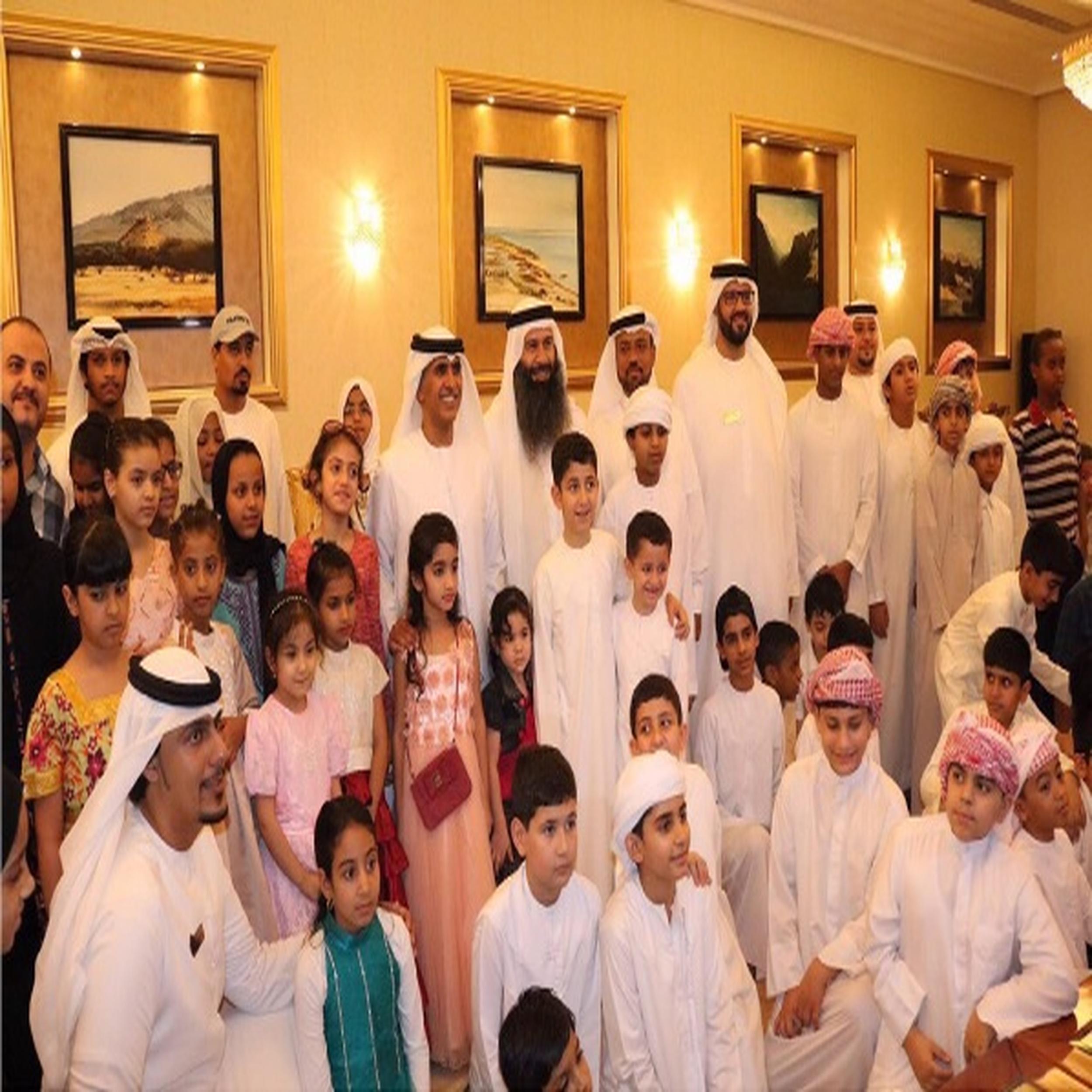 سواعد الخير يدخل السعادة إلى قلوب الأيتام