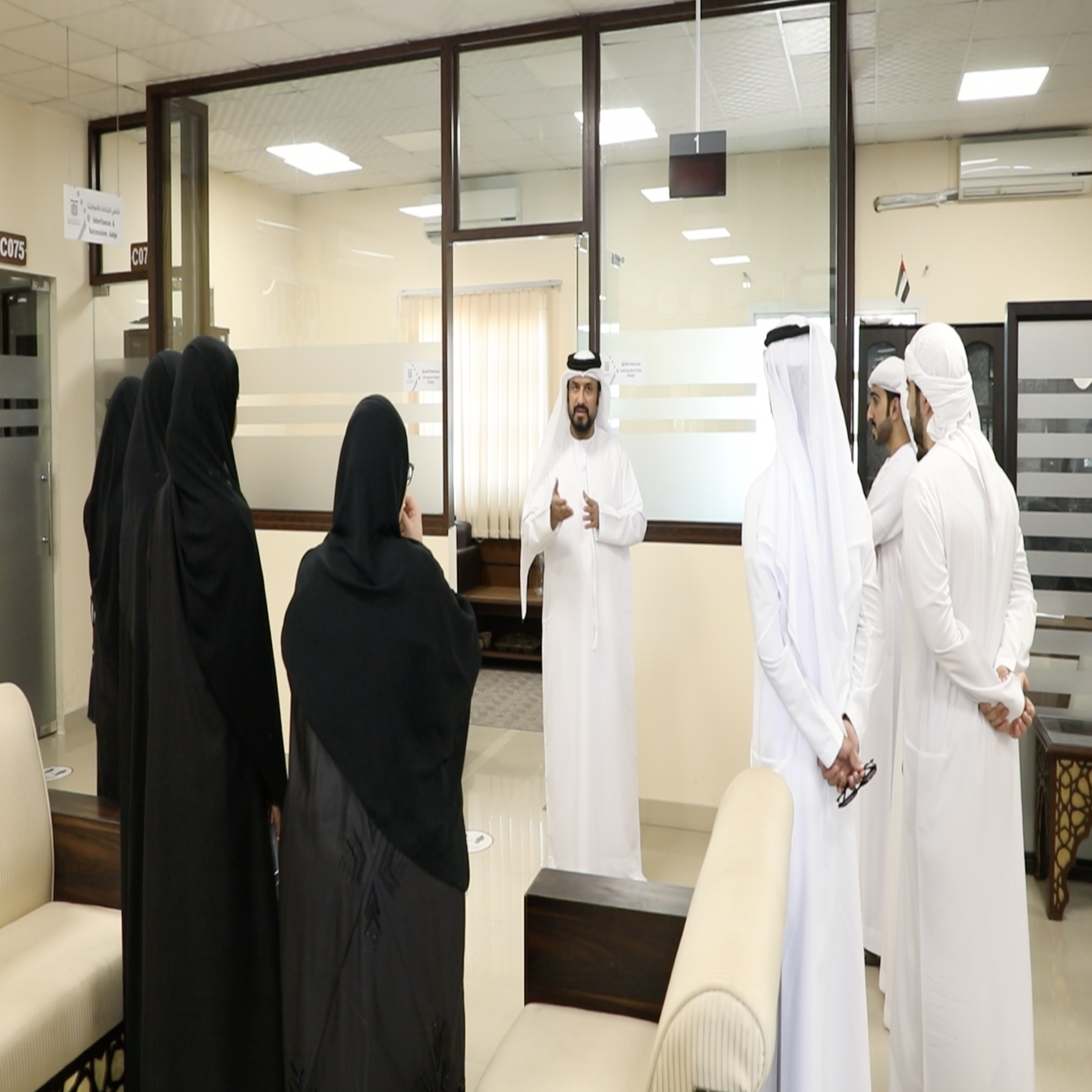 محاكم رأس الخيمة تنظم “جلسة معرفية” لطلبة كليات التقنية العليا