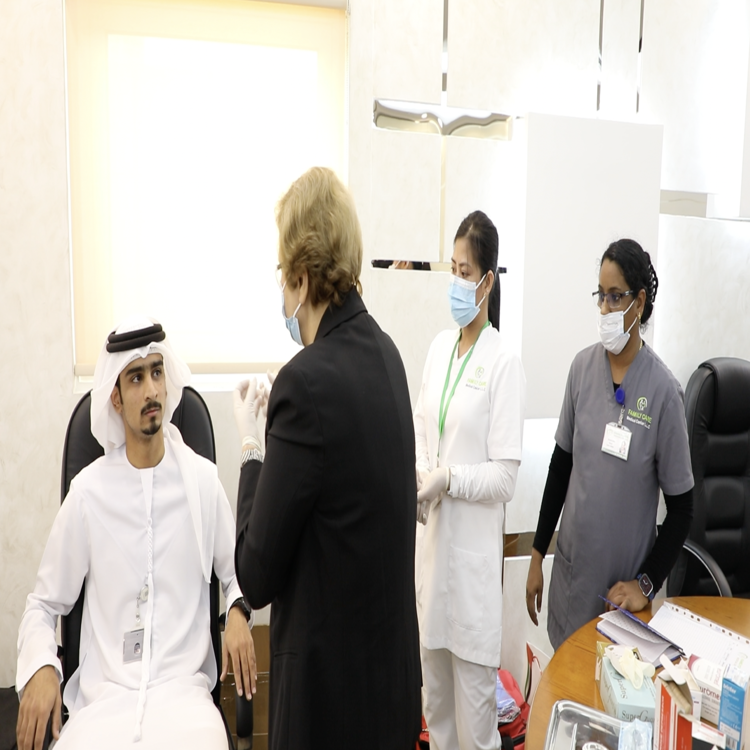 محاكم رأس الخيمة تنظم حملة فحوصات طبية للاطمئنان على صحة منسوبيها