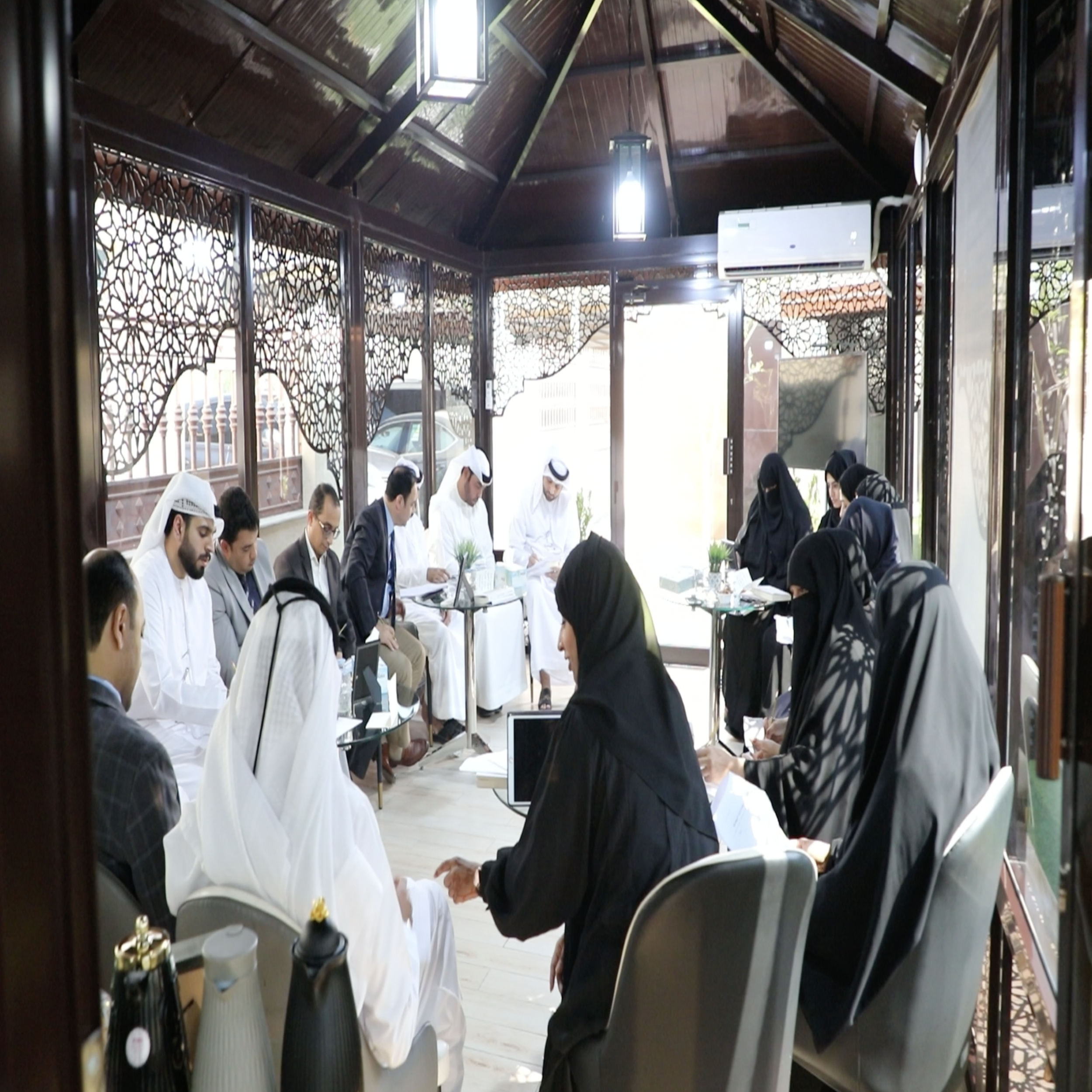 محاكم رأس الخيمة تثري معارف موظفيها عبر “جلسات قرائية”