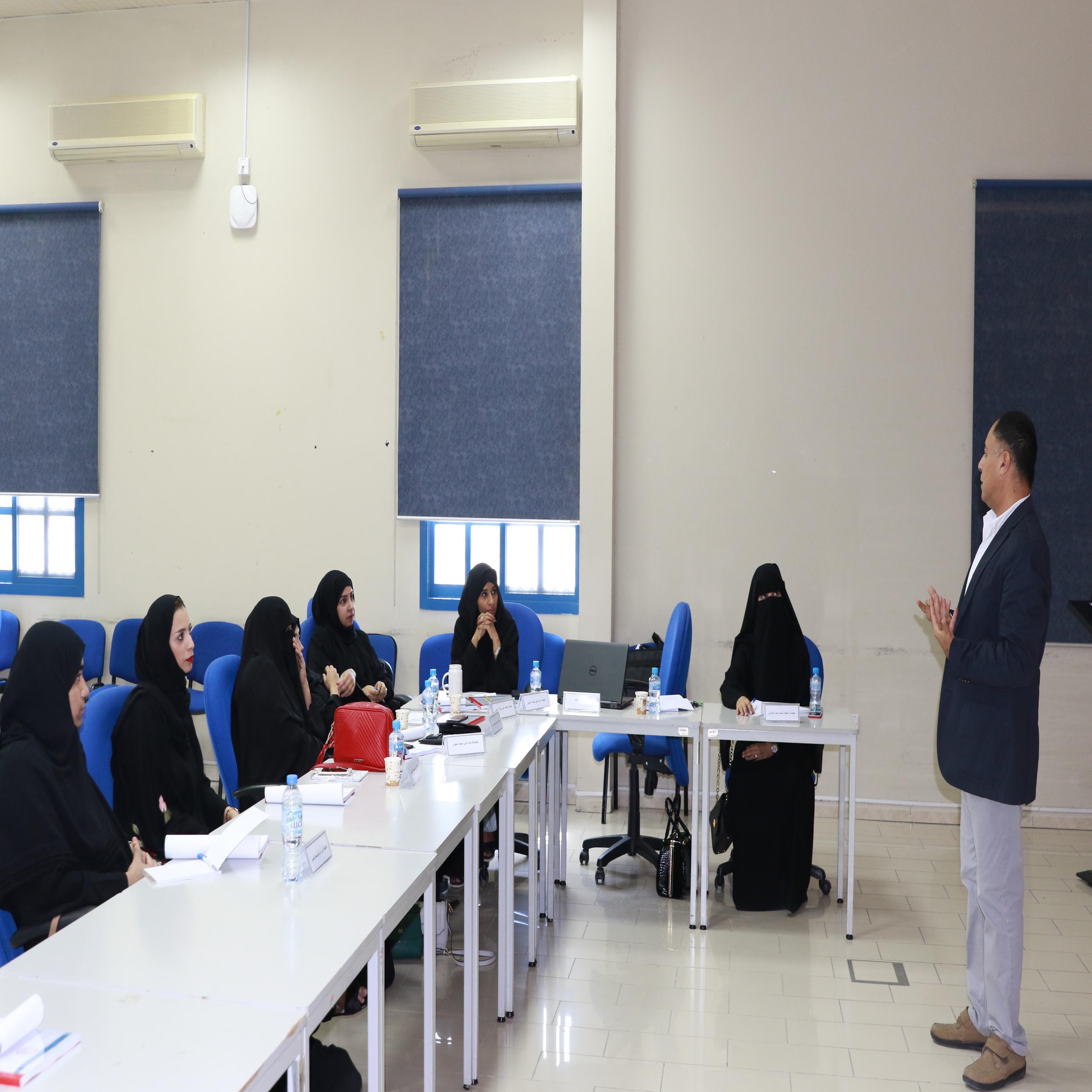 دورة تدريبية لإدارة المشاريع بمحاكم رأس الخيمة