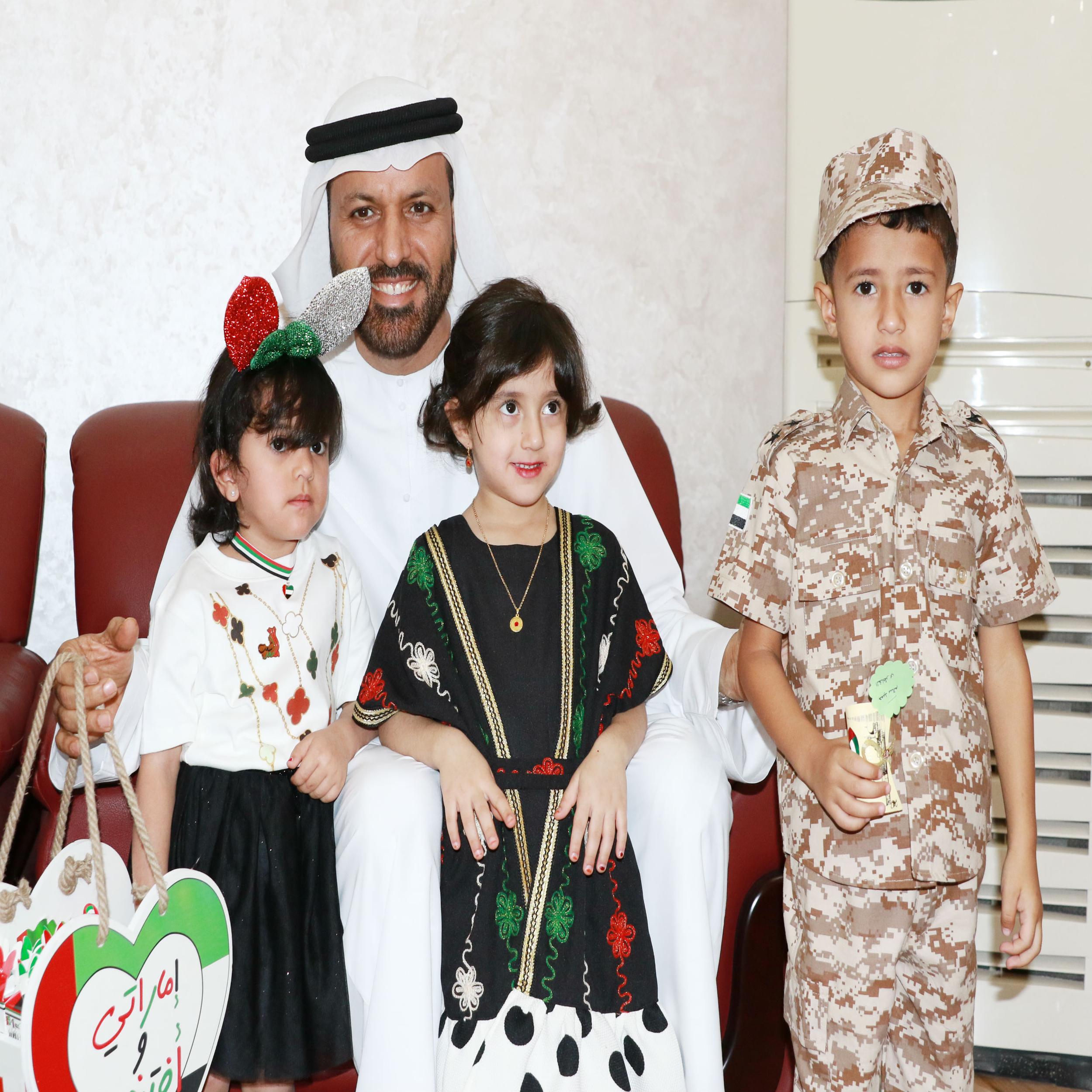 محاكم رأس الخيمة تستقبل أطفالا بمناسبة اليوم الوطني