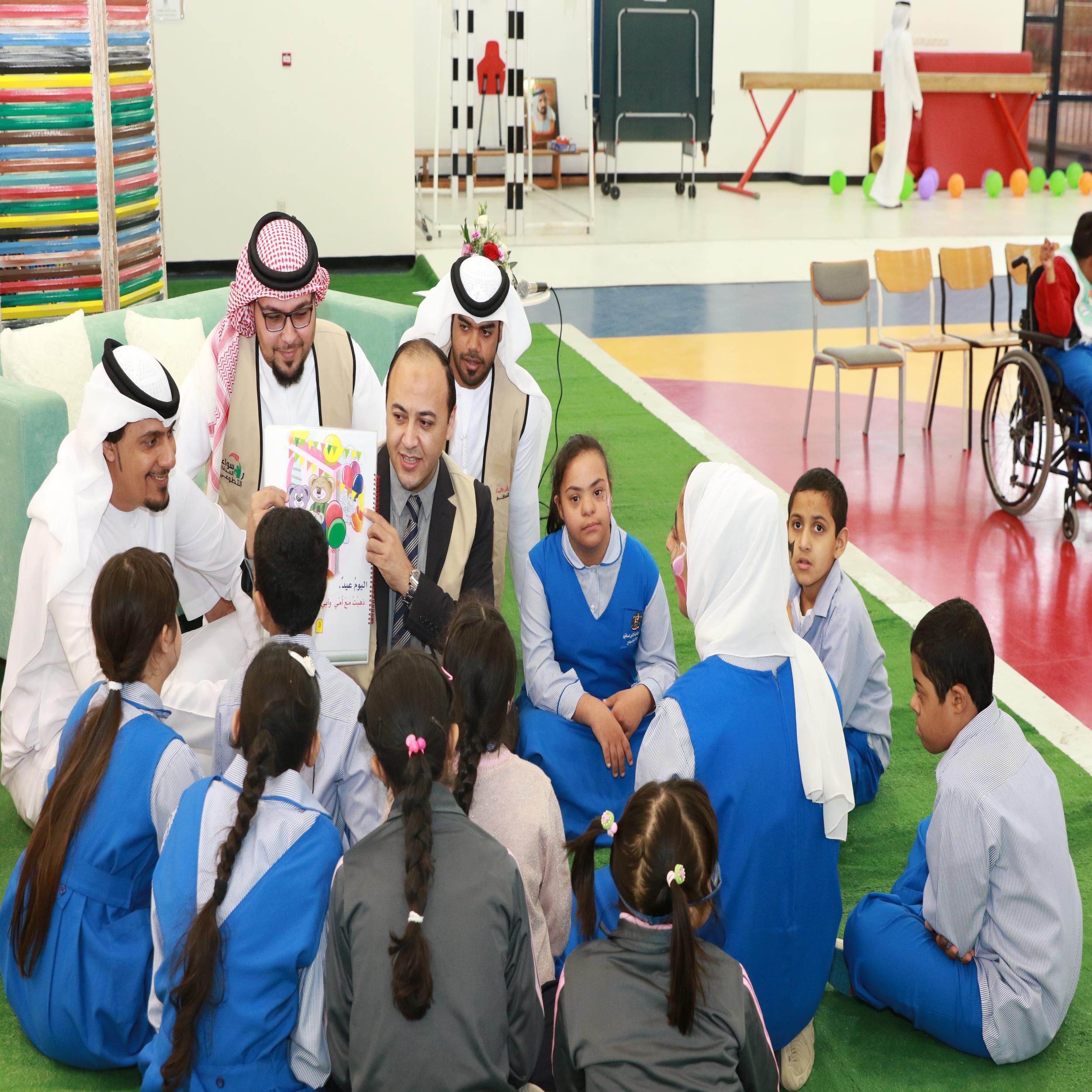 ادارة الخدمات القضائية بدائرة محاكم رأس الخيمة تكرم موظفيها المتميزين لعام 2015