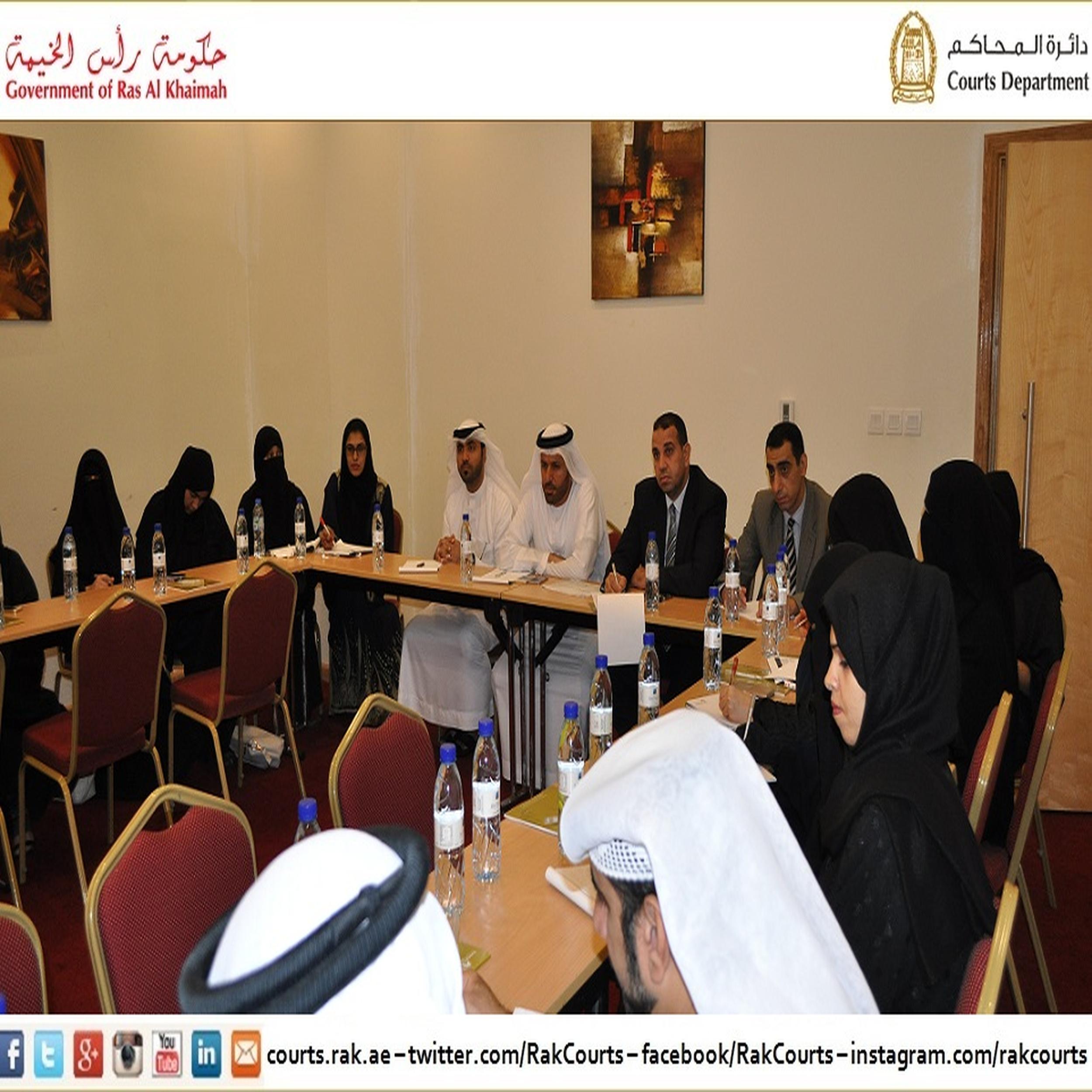 محاكم رأس الخيمة تنظم ورشة تدريبية حول معايير نموذج التمييز الأوروبي efqm
