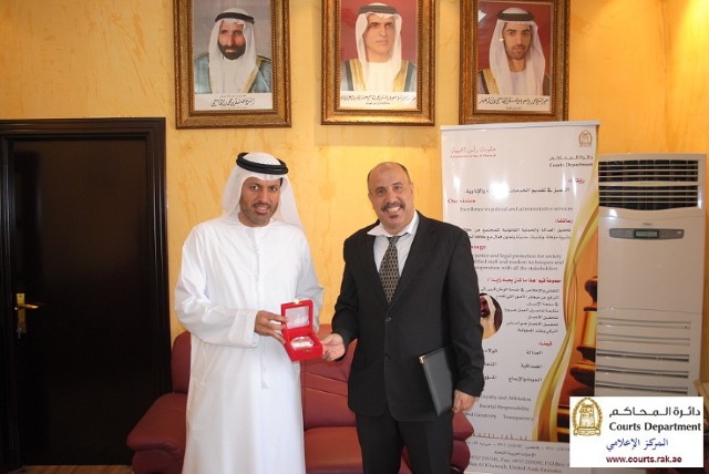 اسم الألبوم: برنامج الشيخ صقر يناقش خطة التميز بمحاكم رأس الخيمة