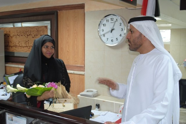 Album Name: رئيس دائرة المحاكم يقوم بتهنئة وتكريم الحاصلين على المراكز الاولى في جائزة التميز الحكومي