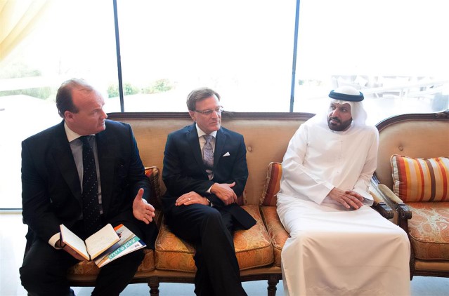 Album Name: حاكم رأس الخيمة يستقبل الرئيس التنفيذي وأمين سجل محاكم مركز دبي المالي العالمي