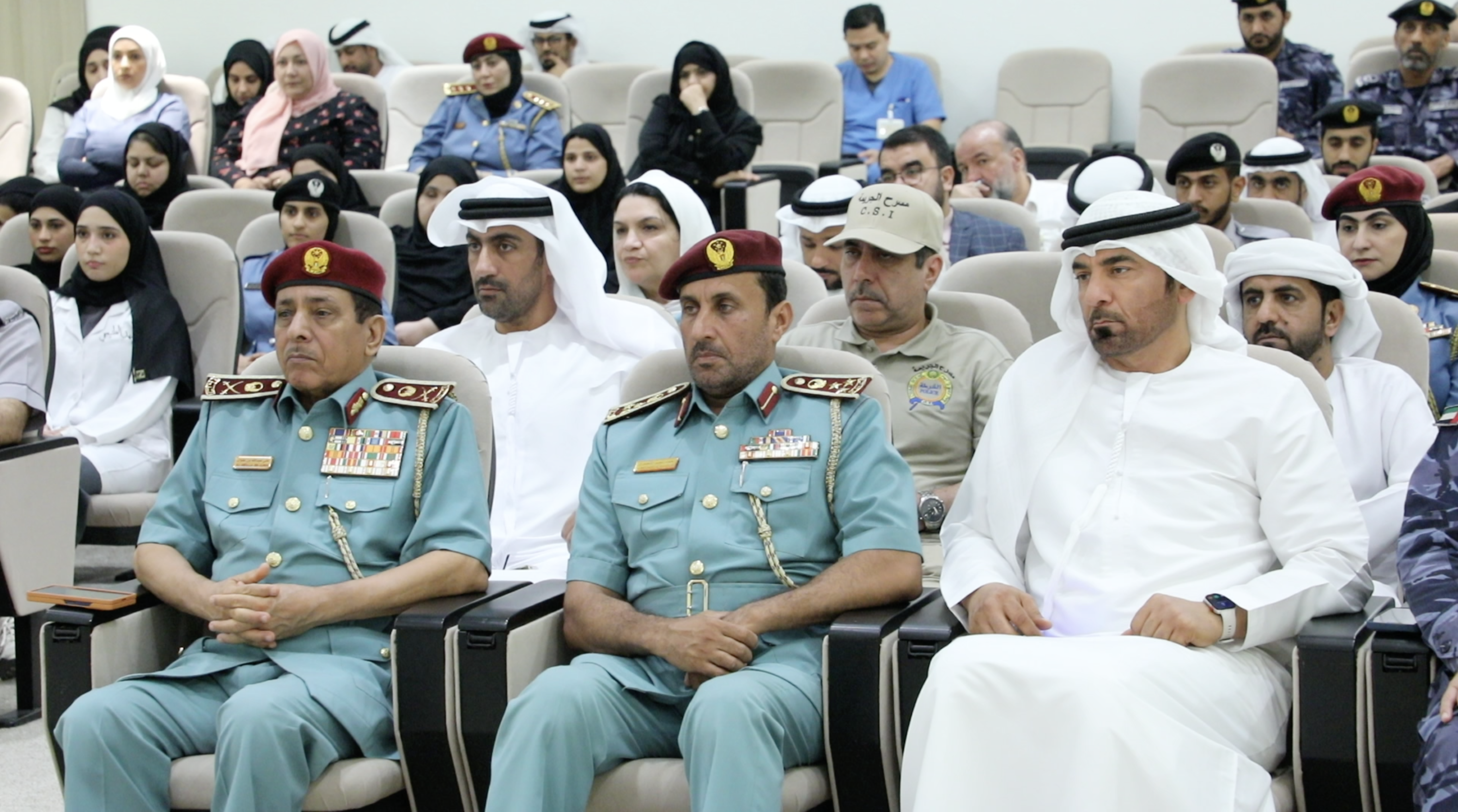 شرطة رأس الخيمة تنظم ورشة ” شهادة الخبير أمام المحاكم” بالتعاون مع محاكم رأس الخيمة